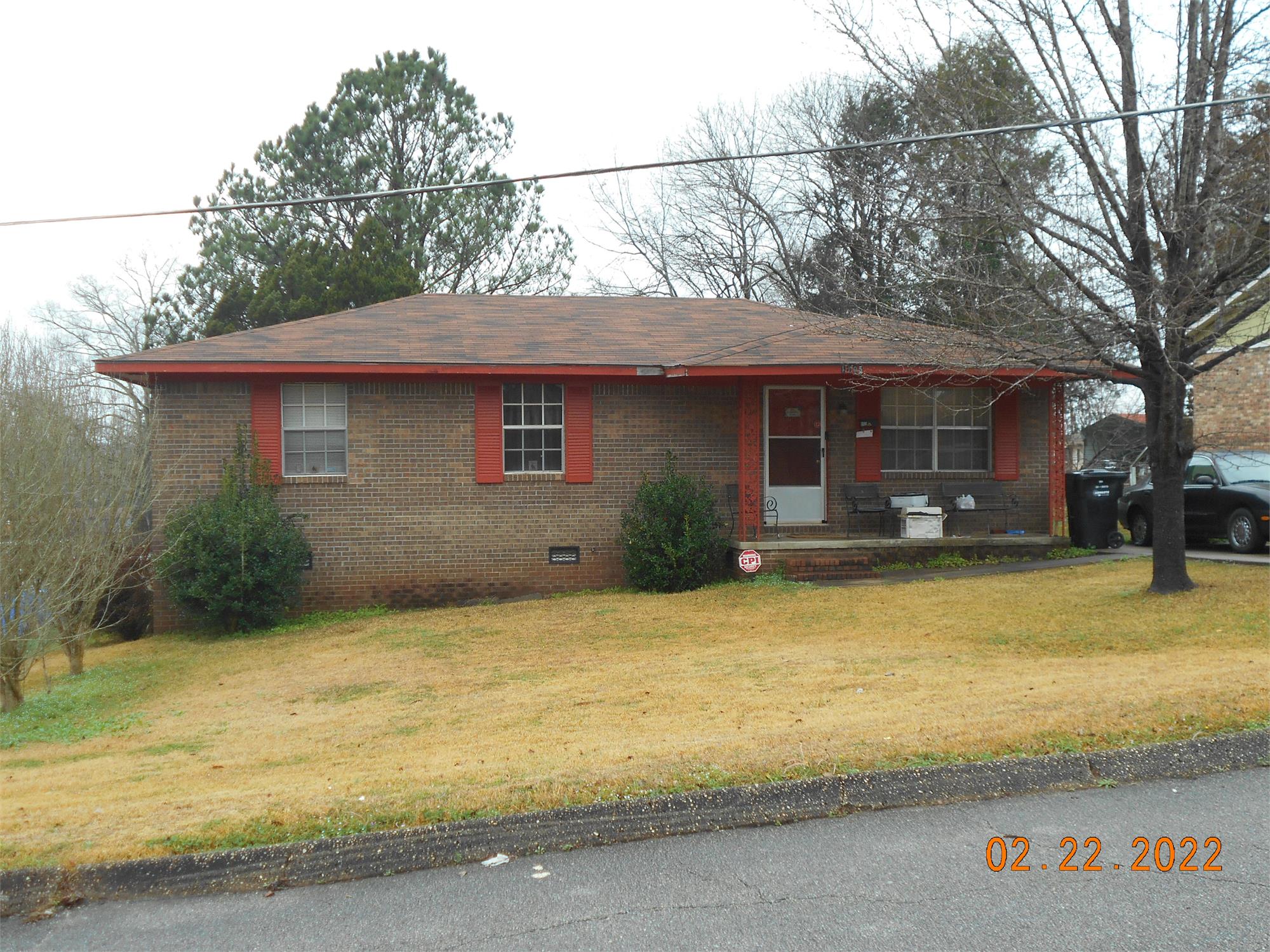 1105 Avenue K, West Point, GA 31833-1832