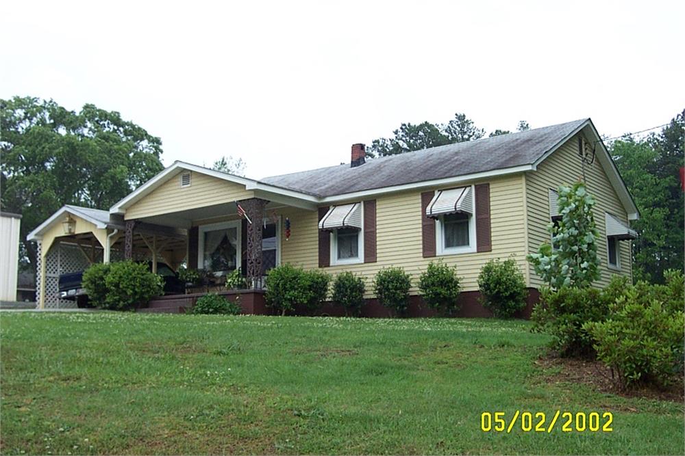 61 Richardson St, Toccoa, GA 30577-5925