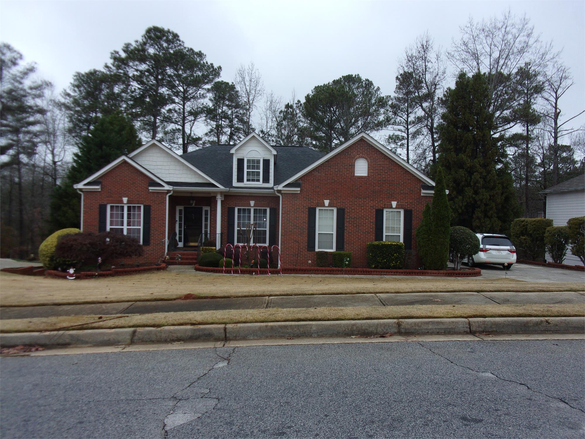 9168 N Links Dr, Covington, GA 30014-3949