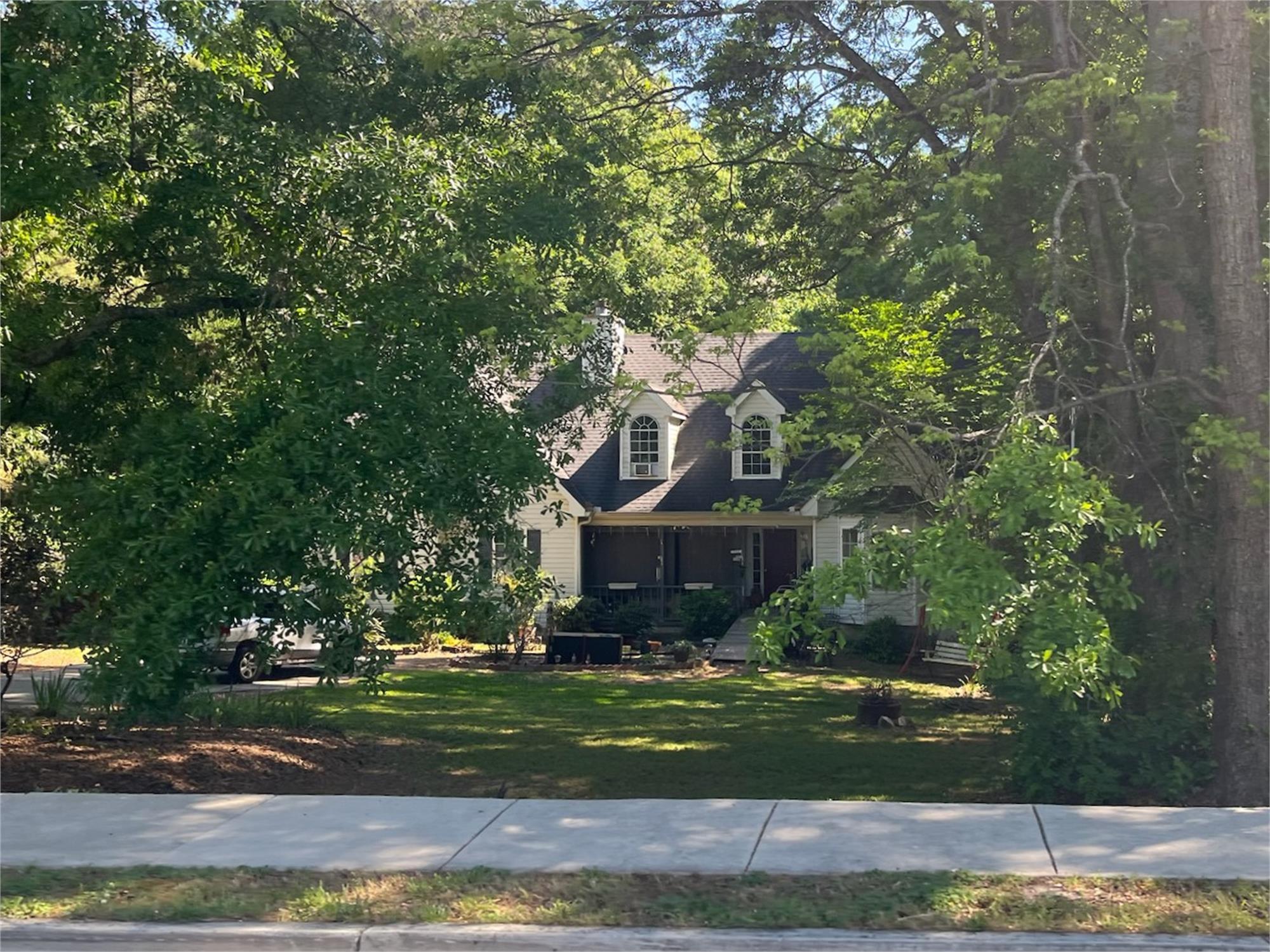 662 W Hightower Trl, Social Circle, GA 30025-3916