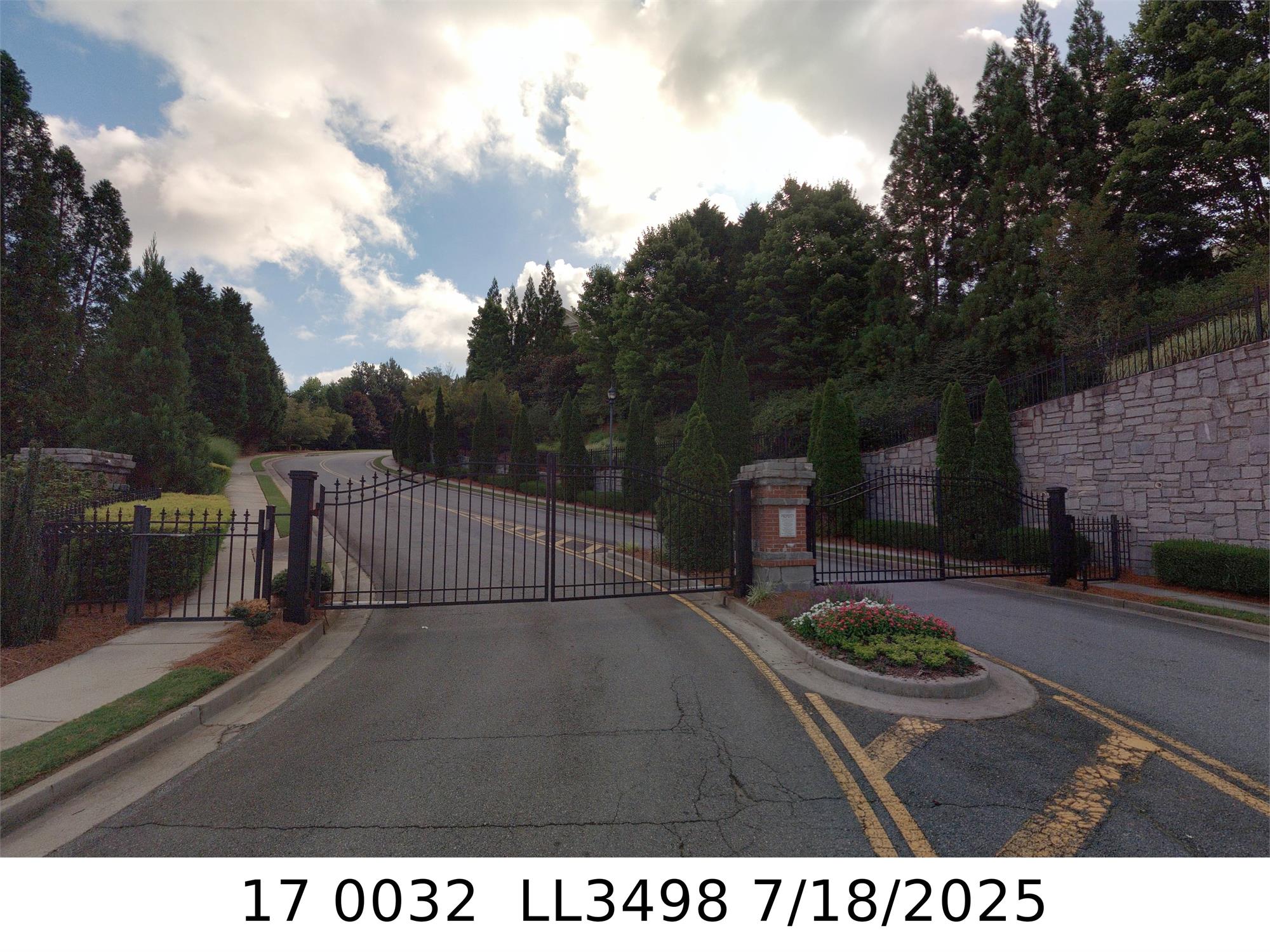 7250 Glisten Ave, Atlanta, GA 30328-2498