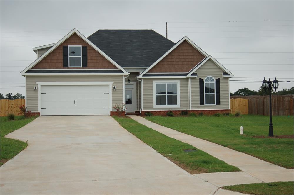 104 St Augustine Dr, Bonaire, GA 31005-3780