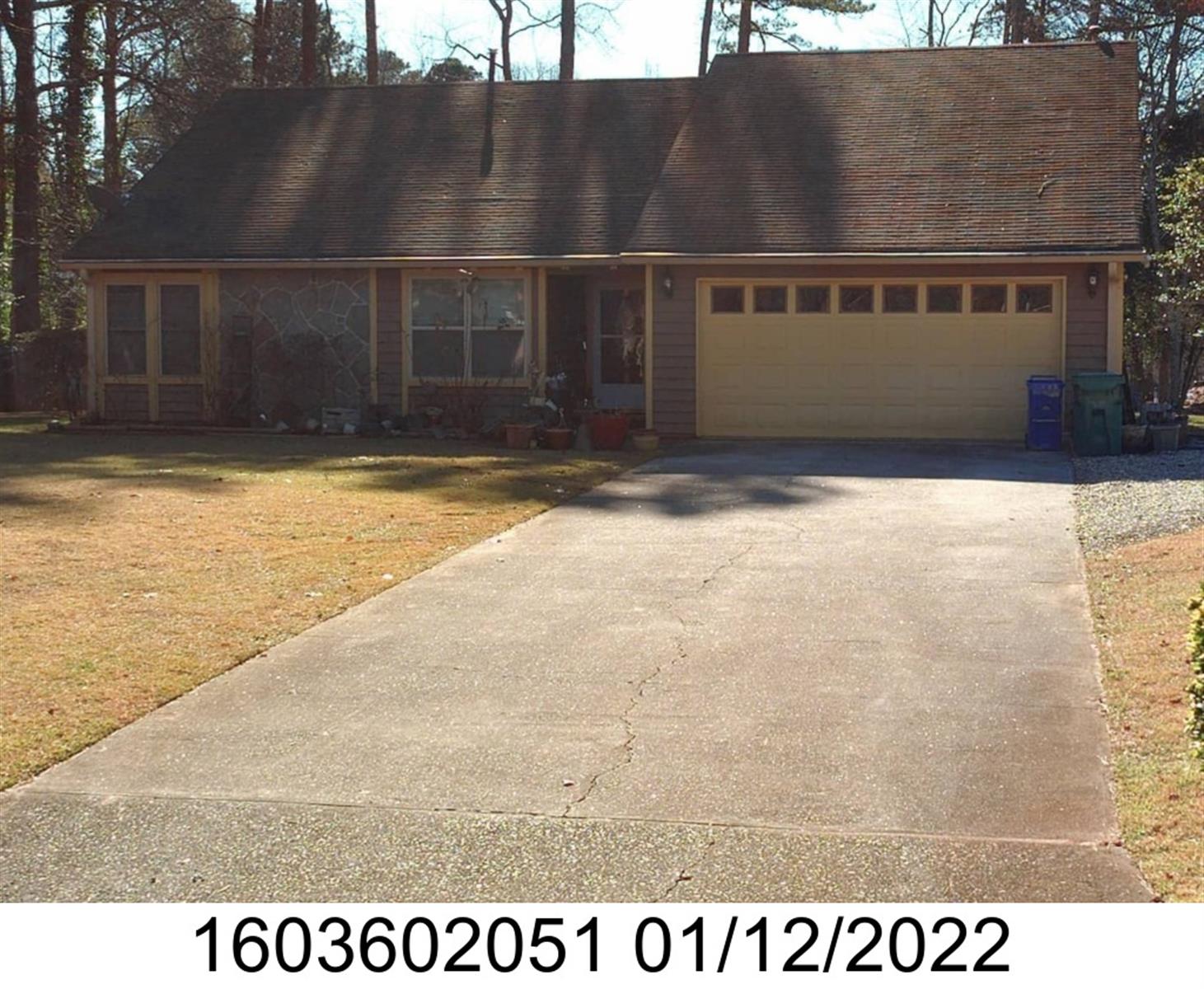 5349 Biffle Rd, Stone Mountain, GA 30088-3803