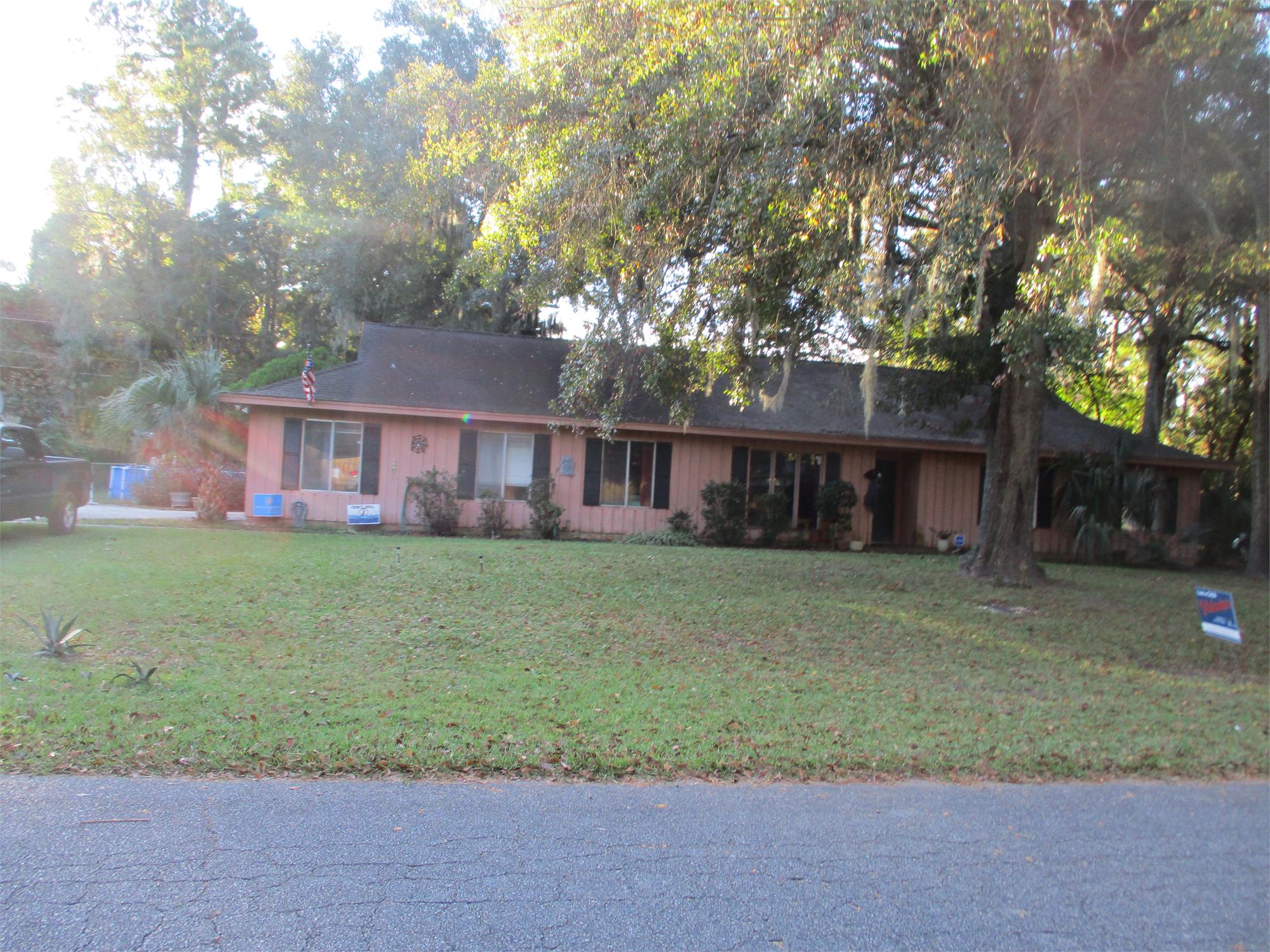 6809 Sand Rd, Savannah, GA 31410-2309
