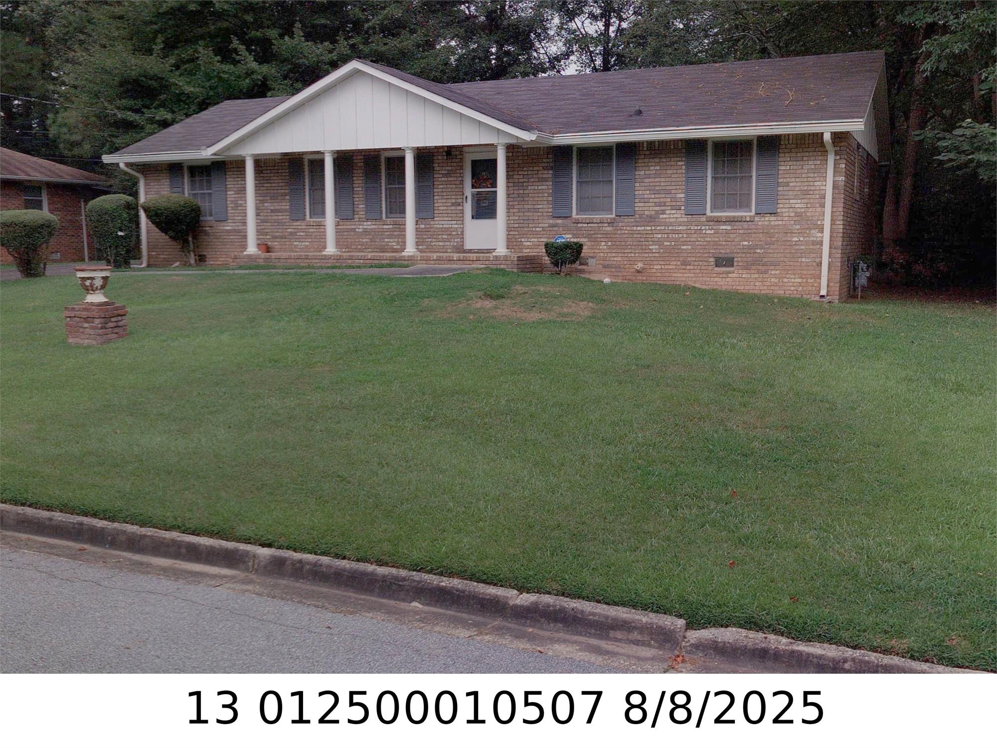2675 Beacon Dr, Atlanta, GA 30349-4207