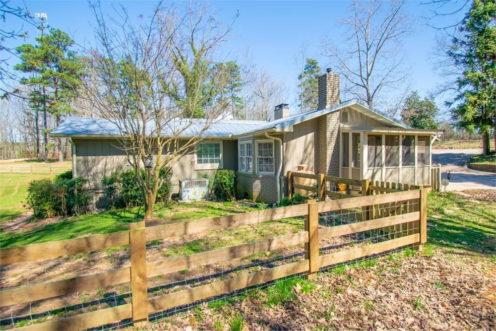 213 Blackstock Rd, Jefferson, GA 30549-2003