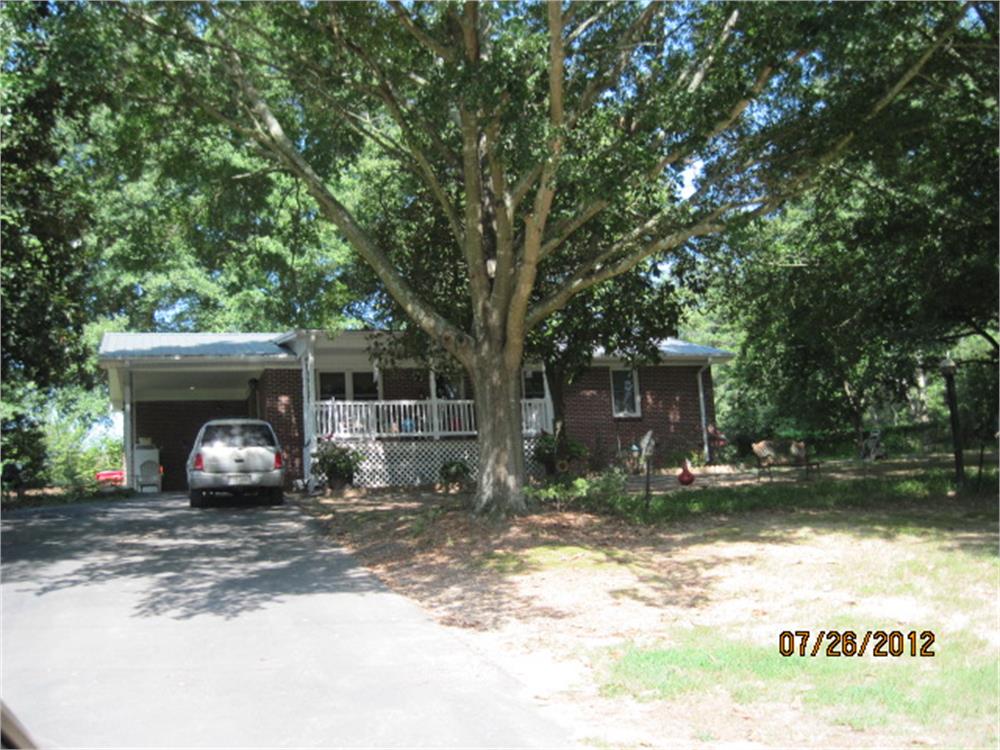85 Cedar Rock Rd, Hoschton, GA 30548-1301