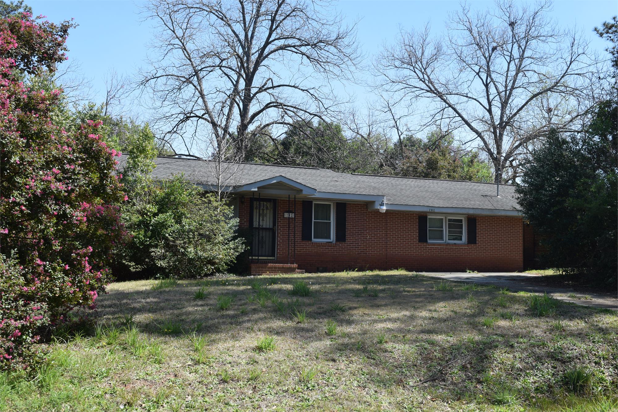 202 Lake Dr, Warner Robins, GA 31088-3537