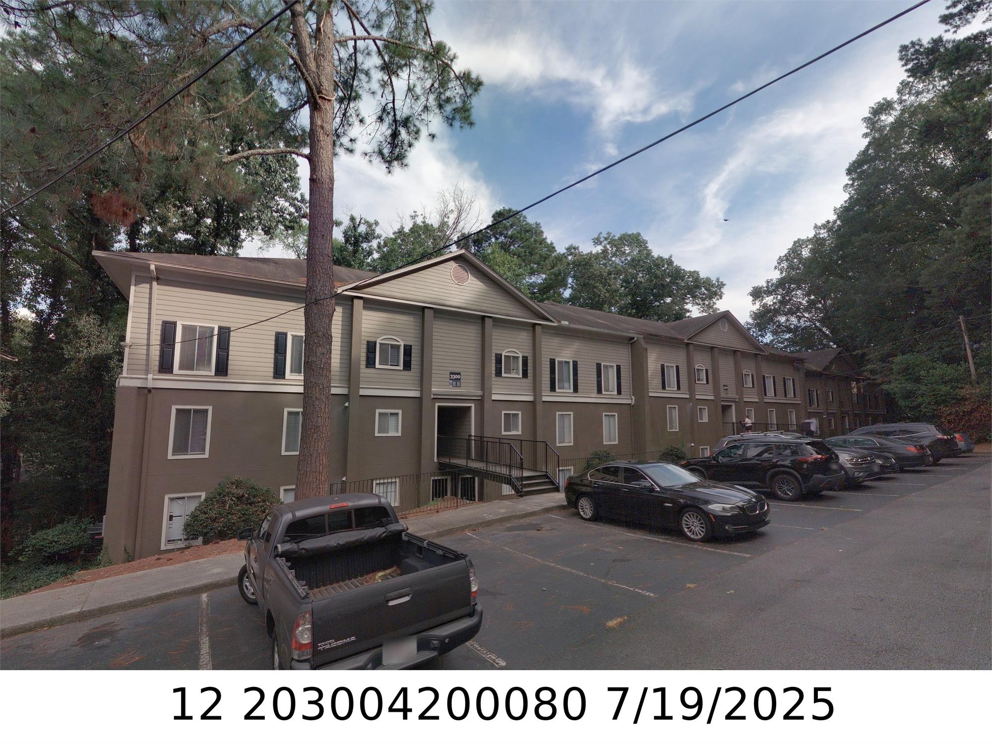 100 Chattahoochee Cir, Roswell, GA 30075-5125