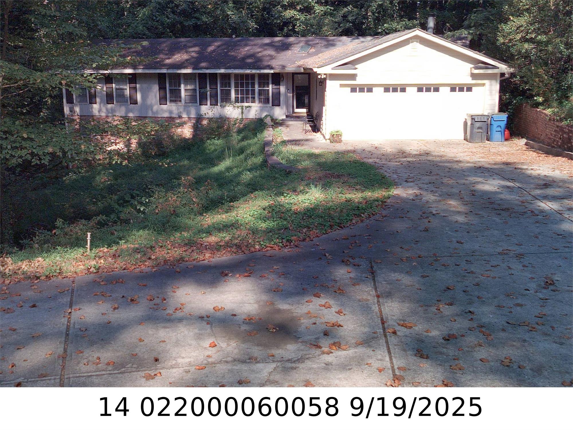 2697 Piney Wood Dr, Atlanta, GA 30344-1953