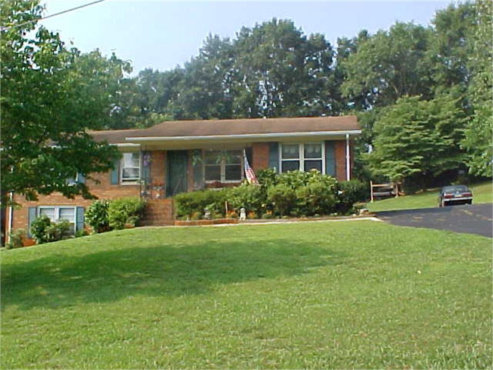 128 Paula St, Commerce, GA 30529-1627