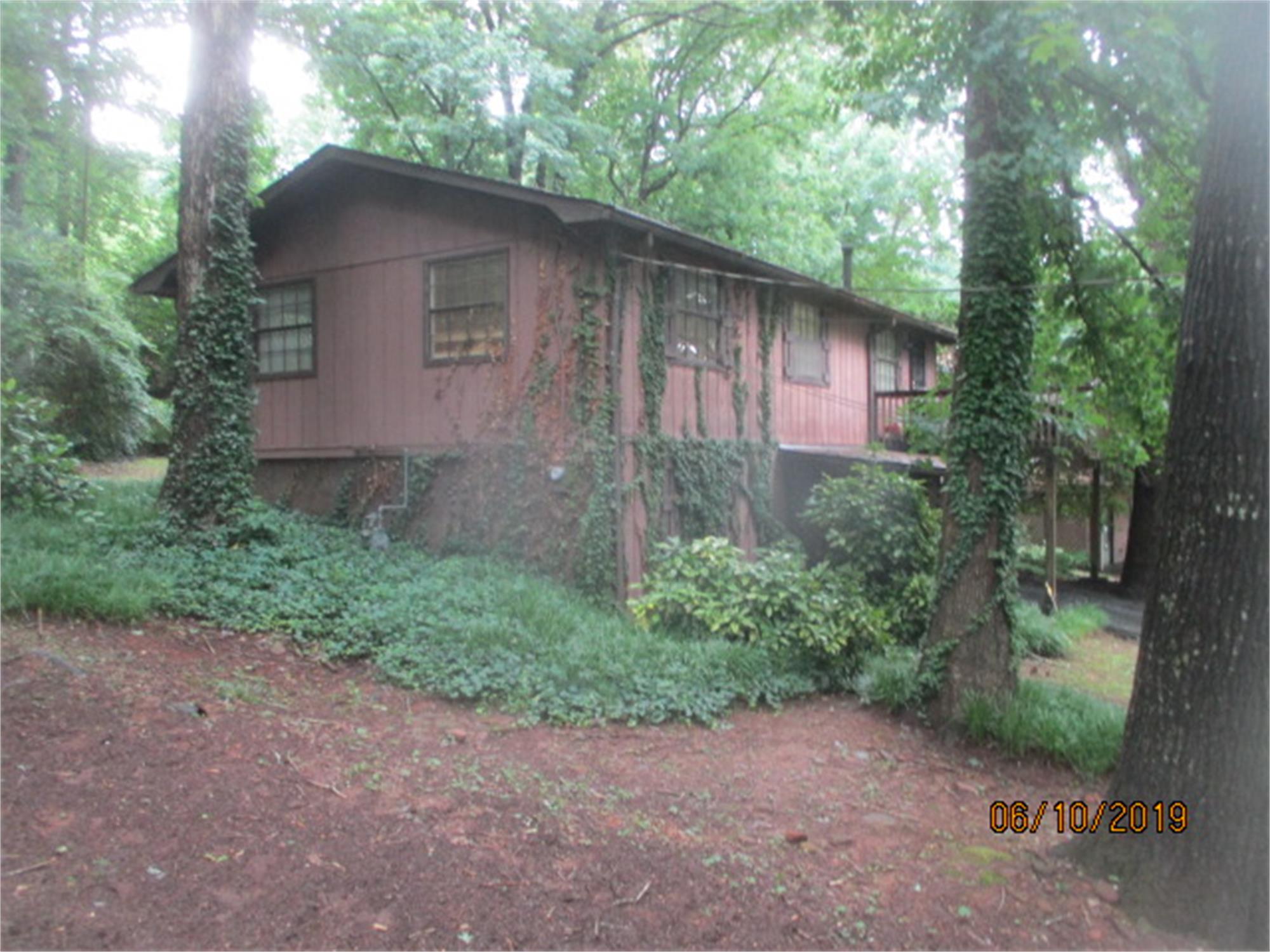 8717 Lake Dr Sw, Snellville, GA 30039-6529