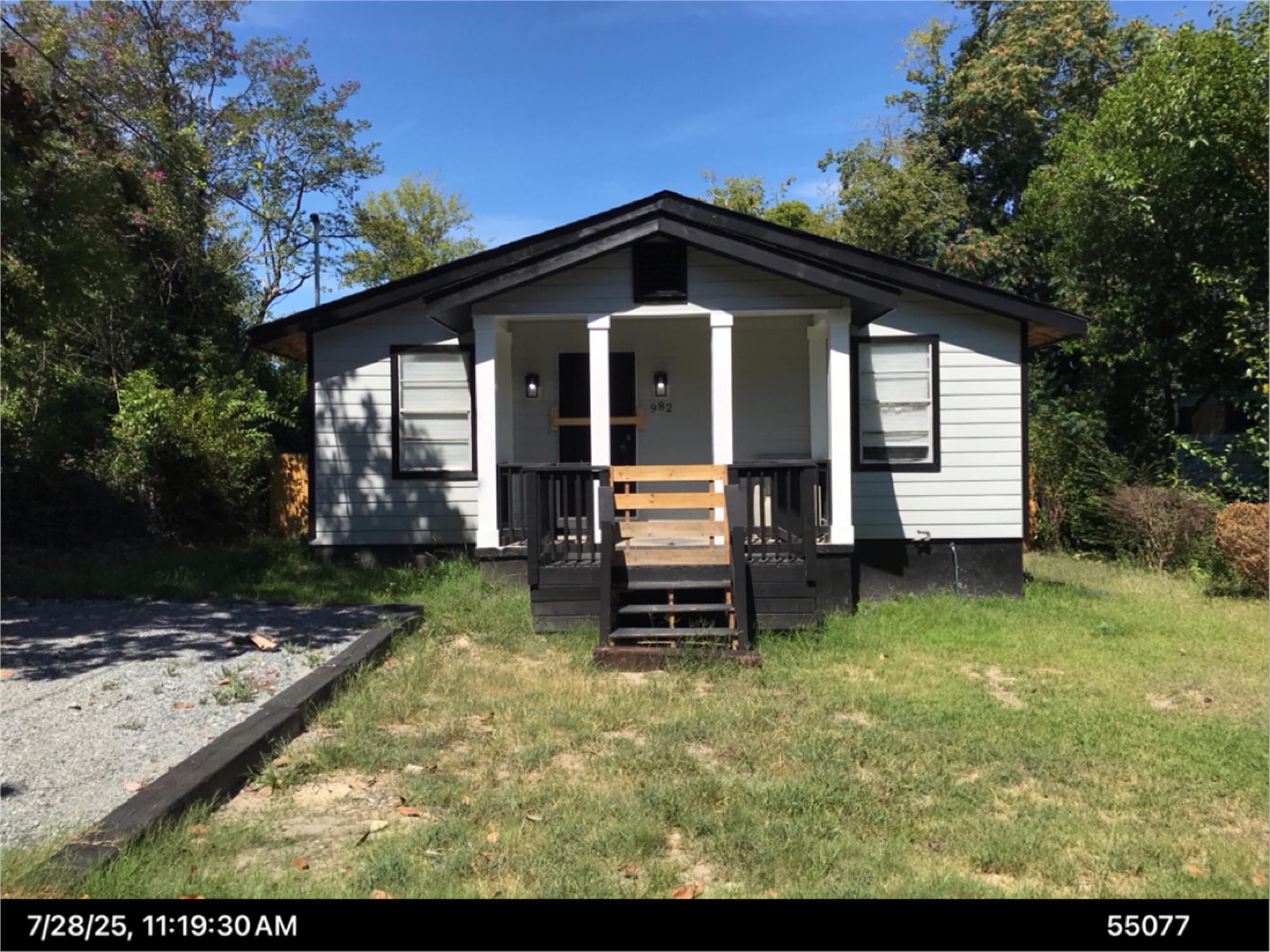 982 Smith St, Macon, GA 31217-6422