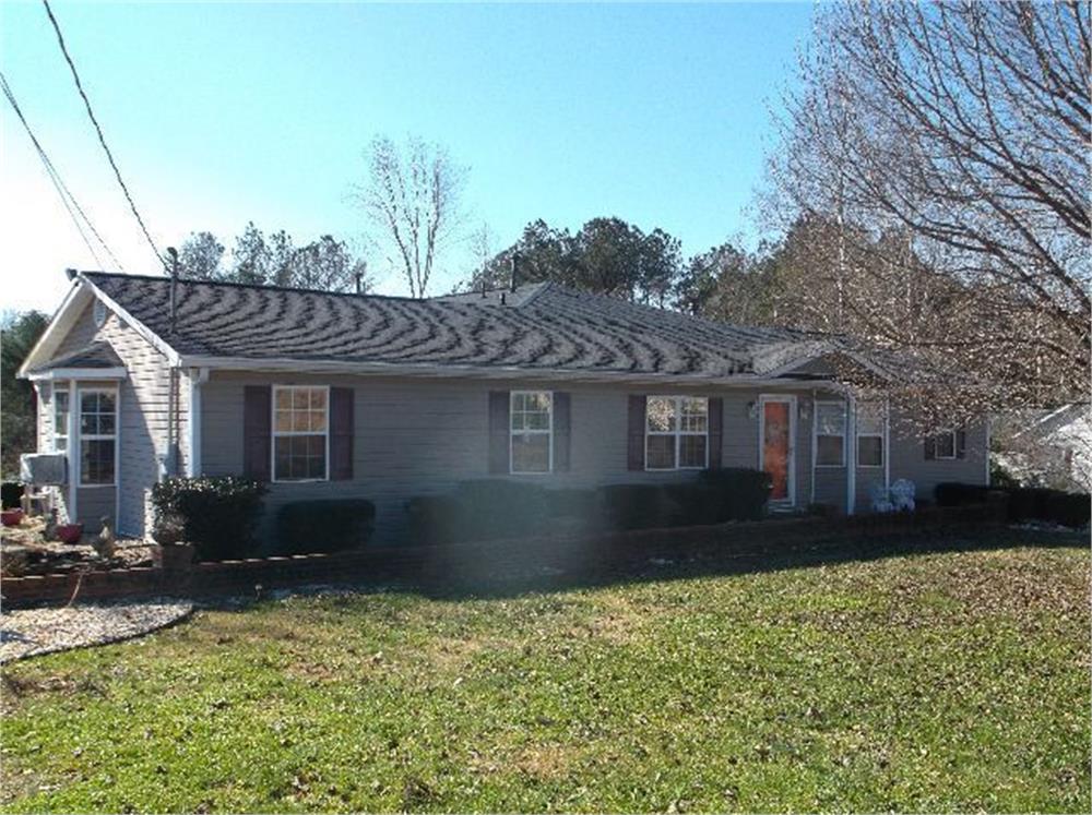 50 Alvin Dr, Carrollton, GA 30117-6914
