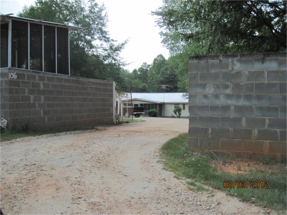 106 Cedar Winds Rd, Pendergrass, GA 30567-3101