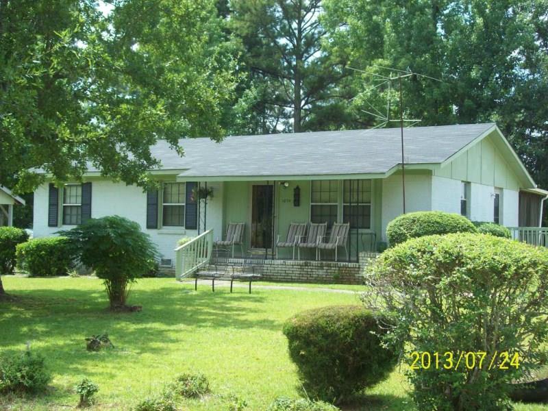 1074 Porter Dr, Elberton, GA 30635-4529