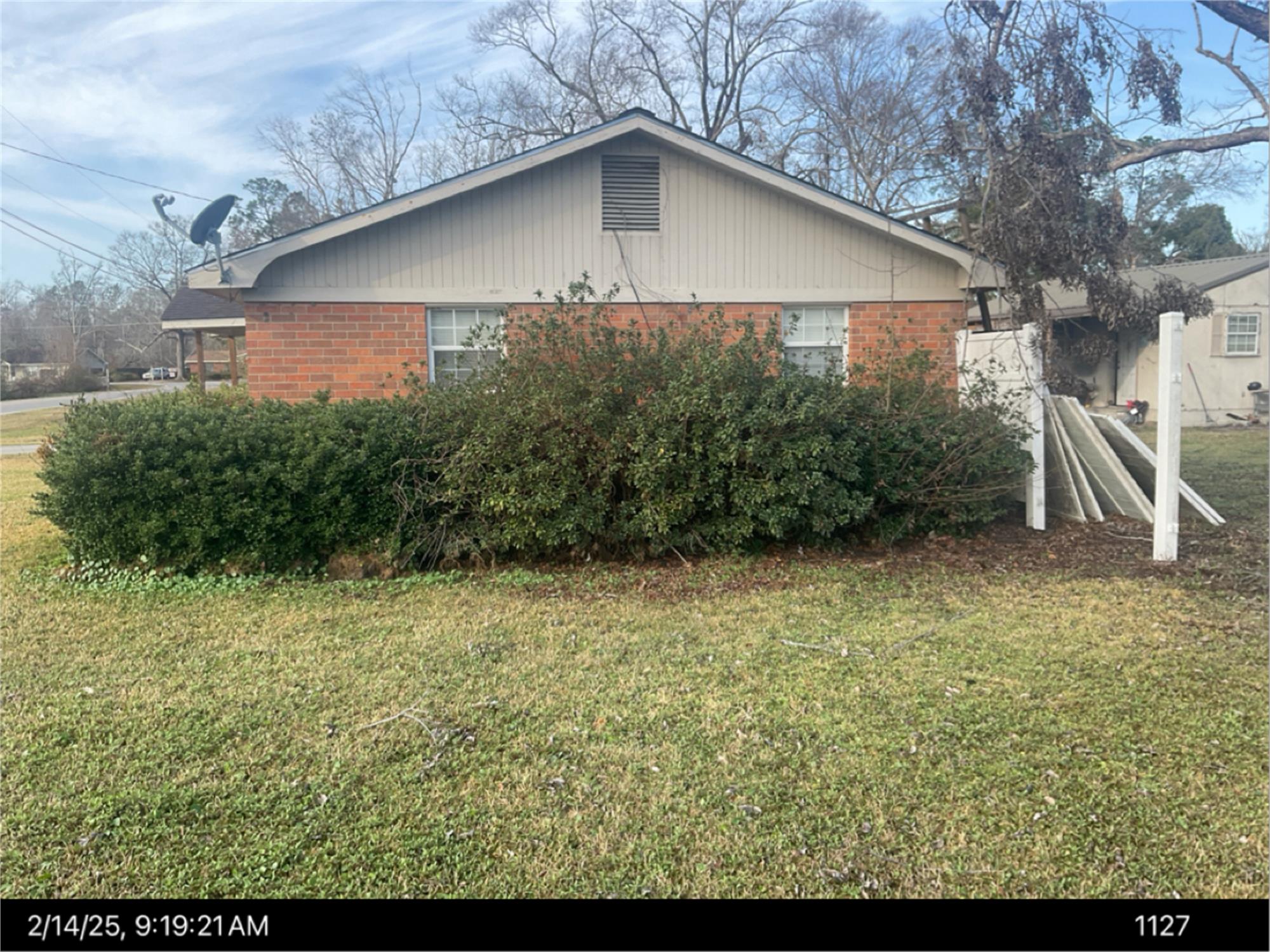 158 Blueberry Ave, Baxley, GA 31513-8718