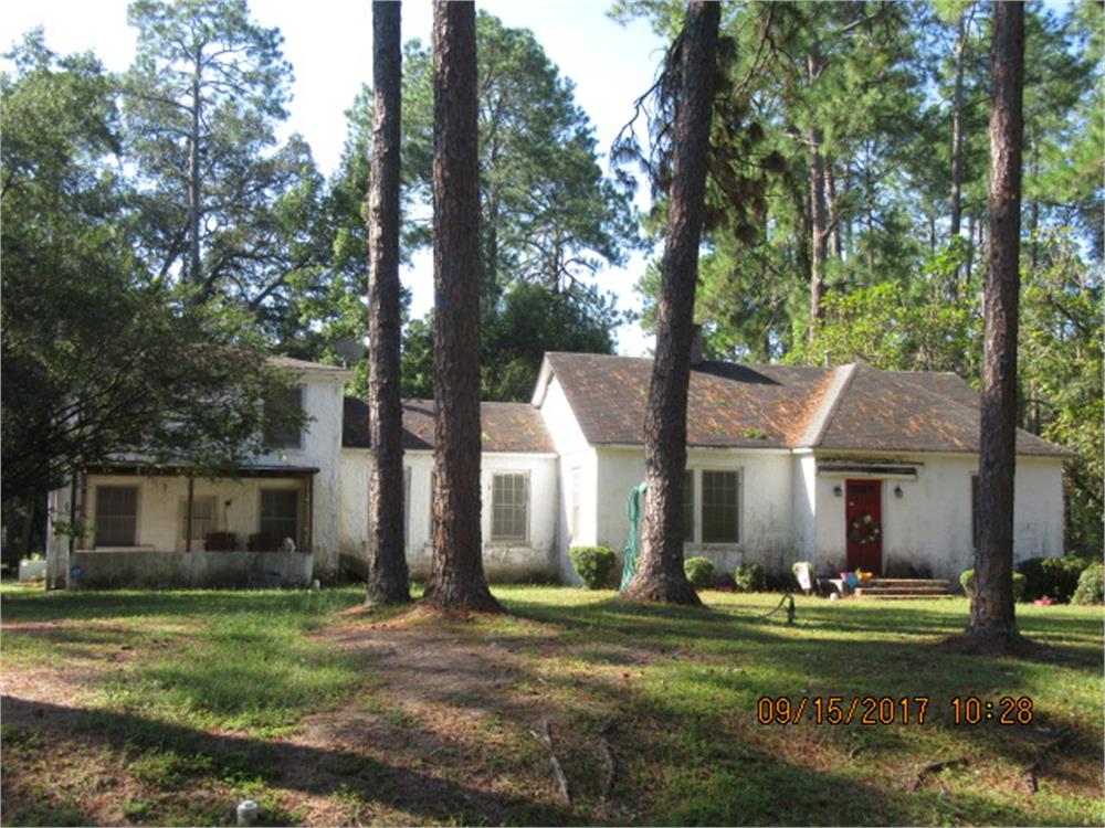 78 W Bennett St, Camilla, GA 31730-2002