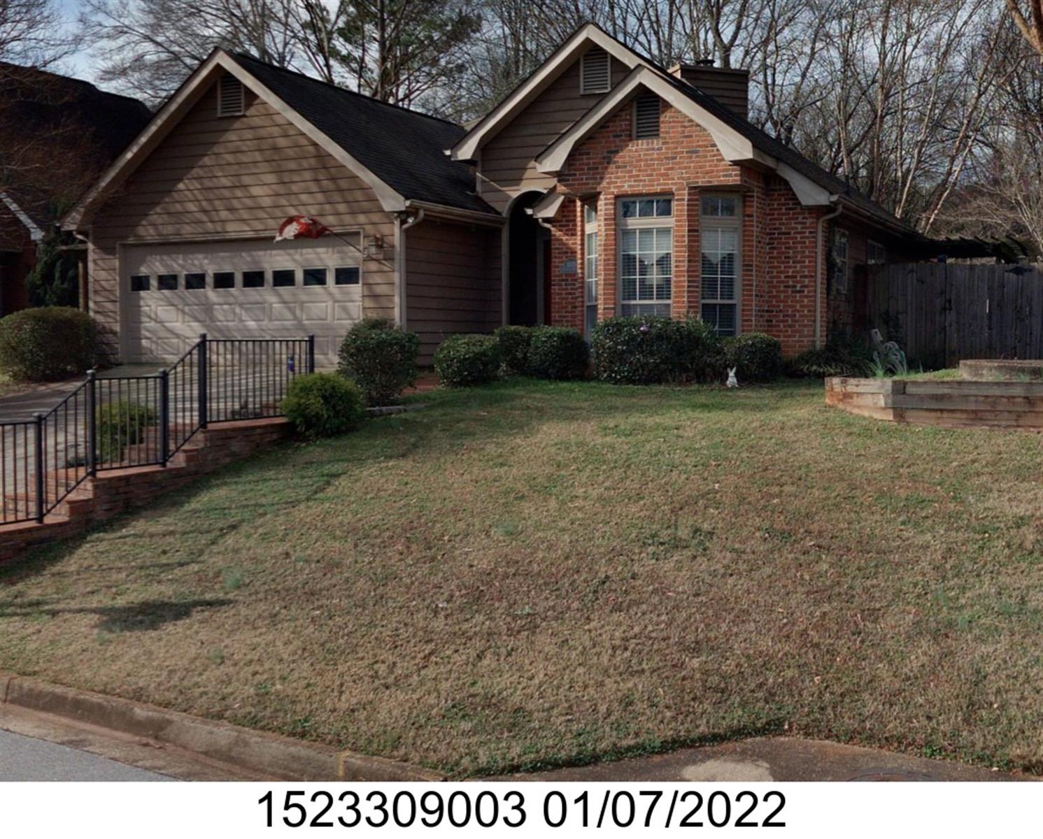 1035 Ashbury Dr, Decatur, GA 30030-4167
