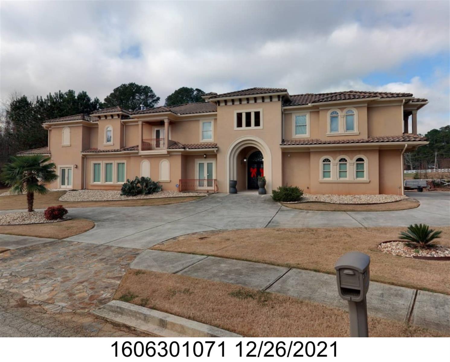 932 Shadowford Falls Ct, Lithonia, GA 30058-3275