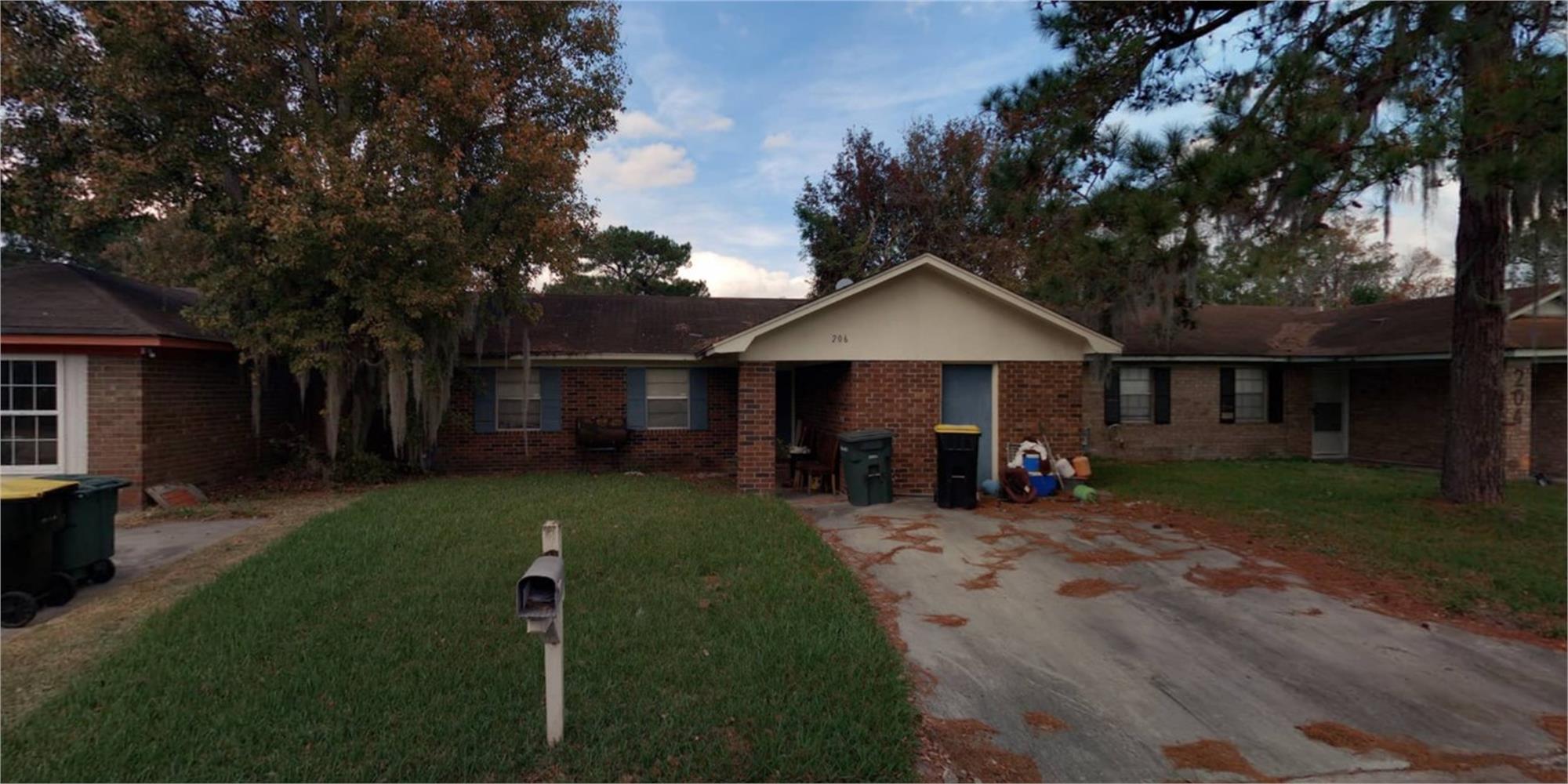 206 Russ Cir, Savannah, GA 31406-3314