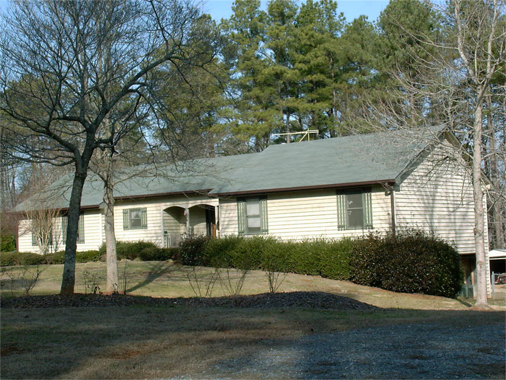6098 Valley Stream Dr, Cumming, GA 30040-7675