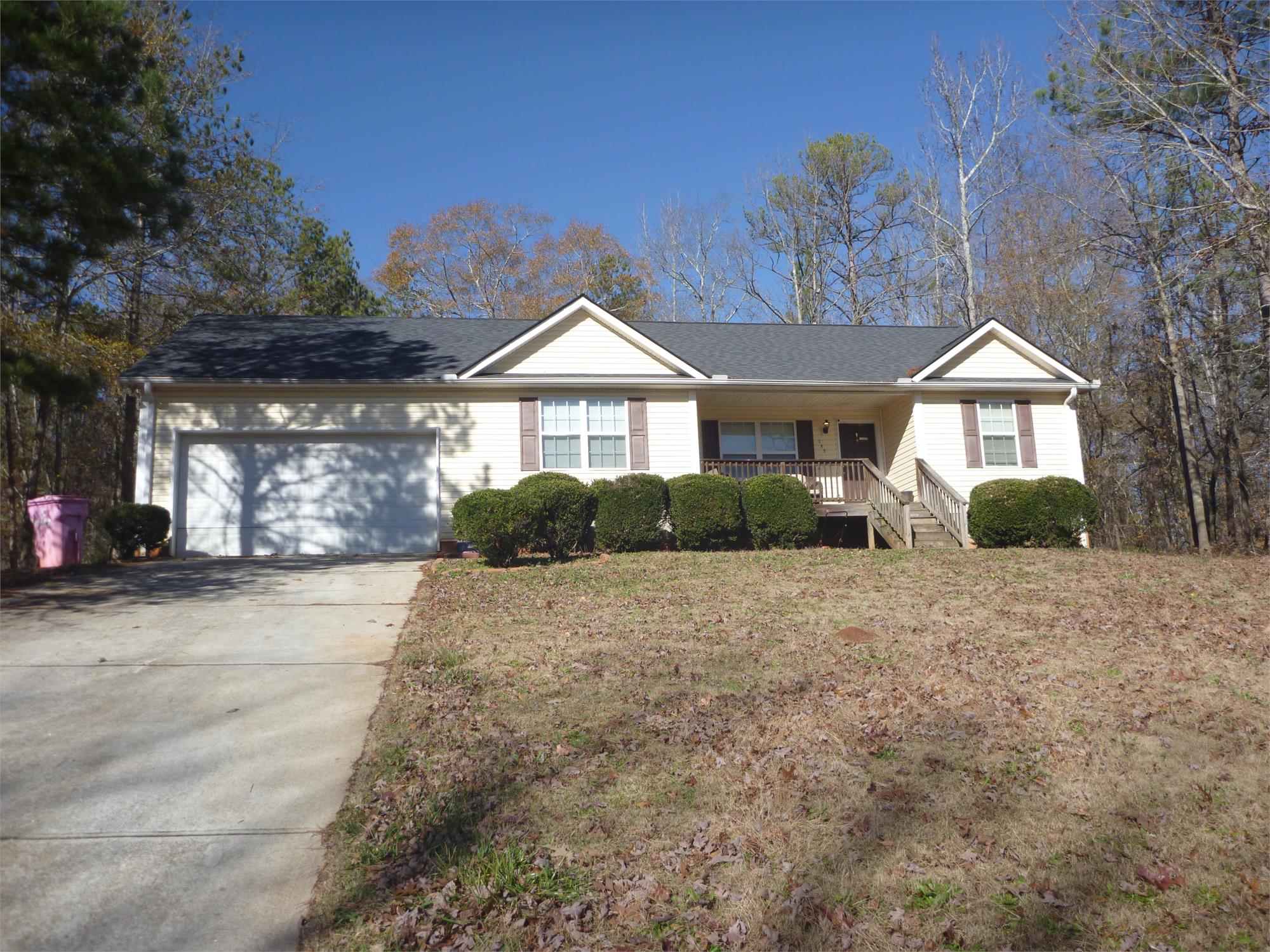 134 Three Rivers Ct, Hull, GA 30646-3371