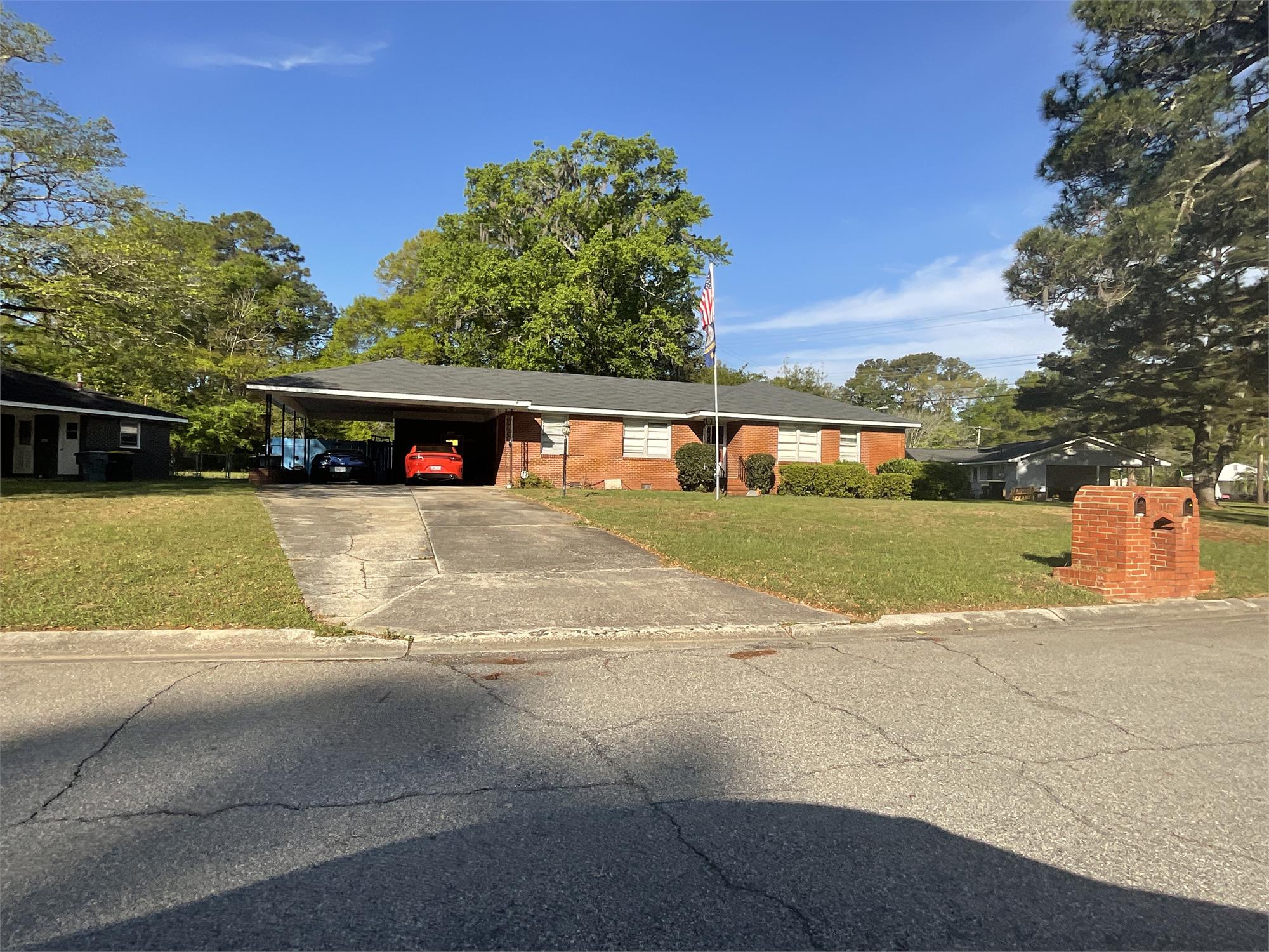 301 Paradise Dr, Savannah, GA 31406-5737