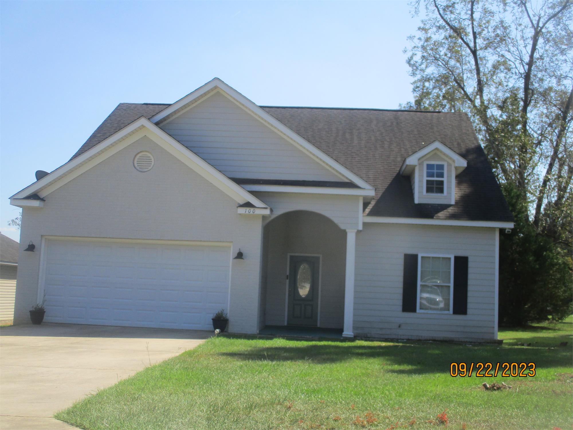 100 Grove Pointe Dr, Thomasville, GA 31792-3578