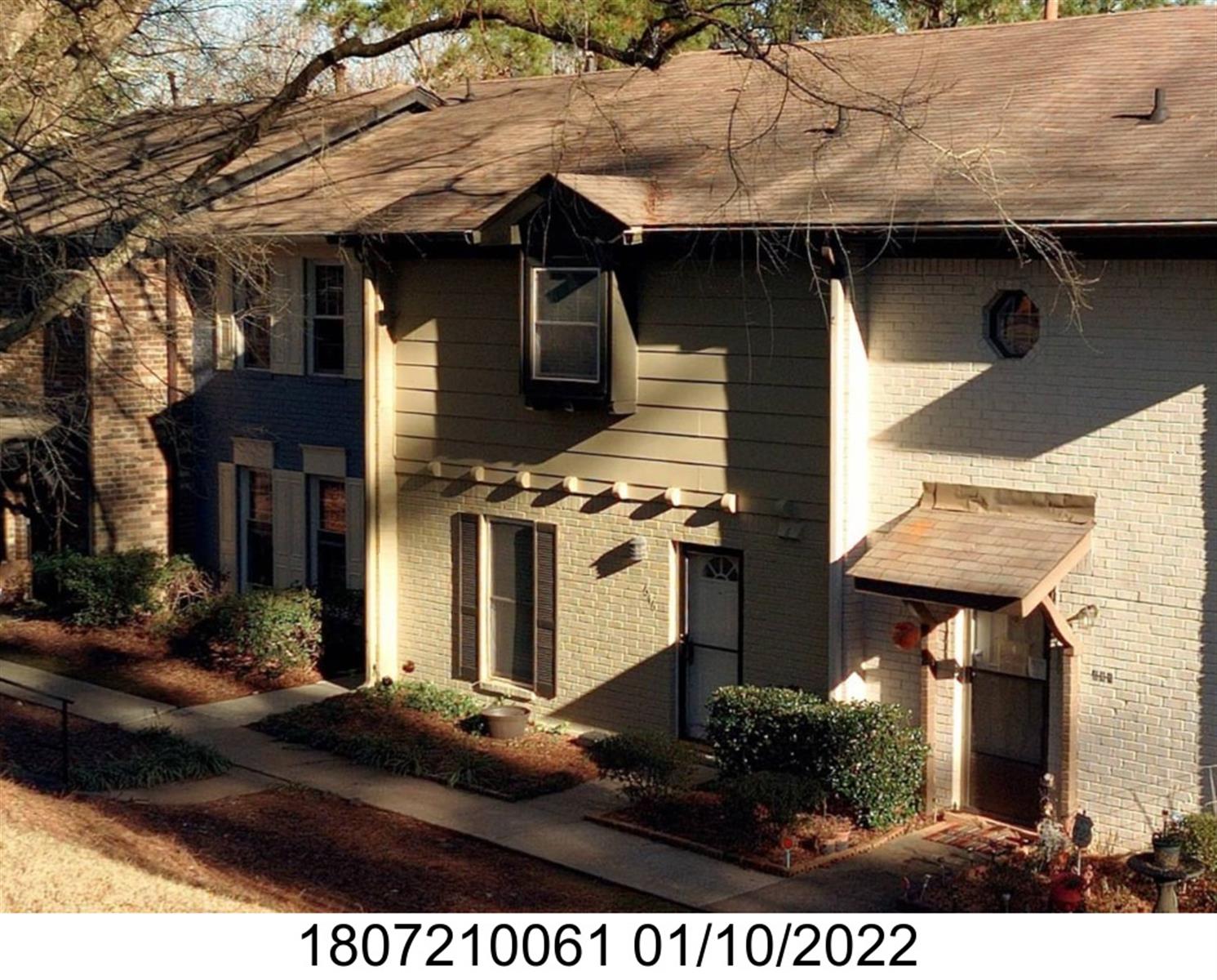 646 Garden Walk Dr, Stone Mountain, GA 30083-3541