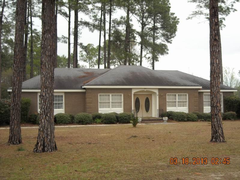203 Chandler Ave, Reidsville, GA 30453-4613
