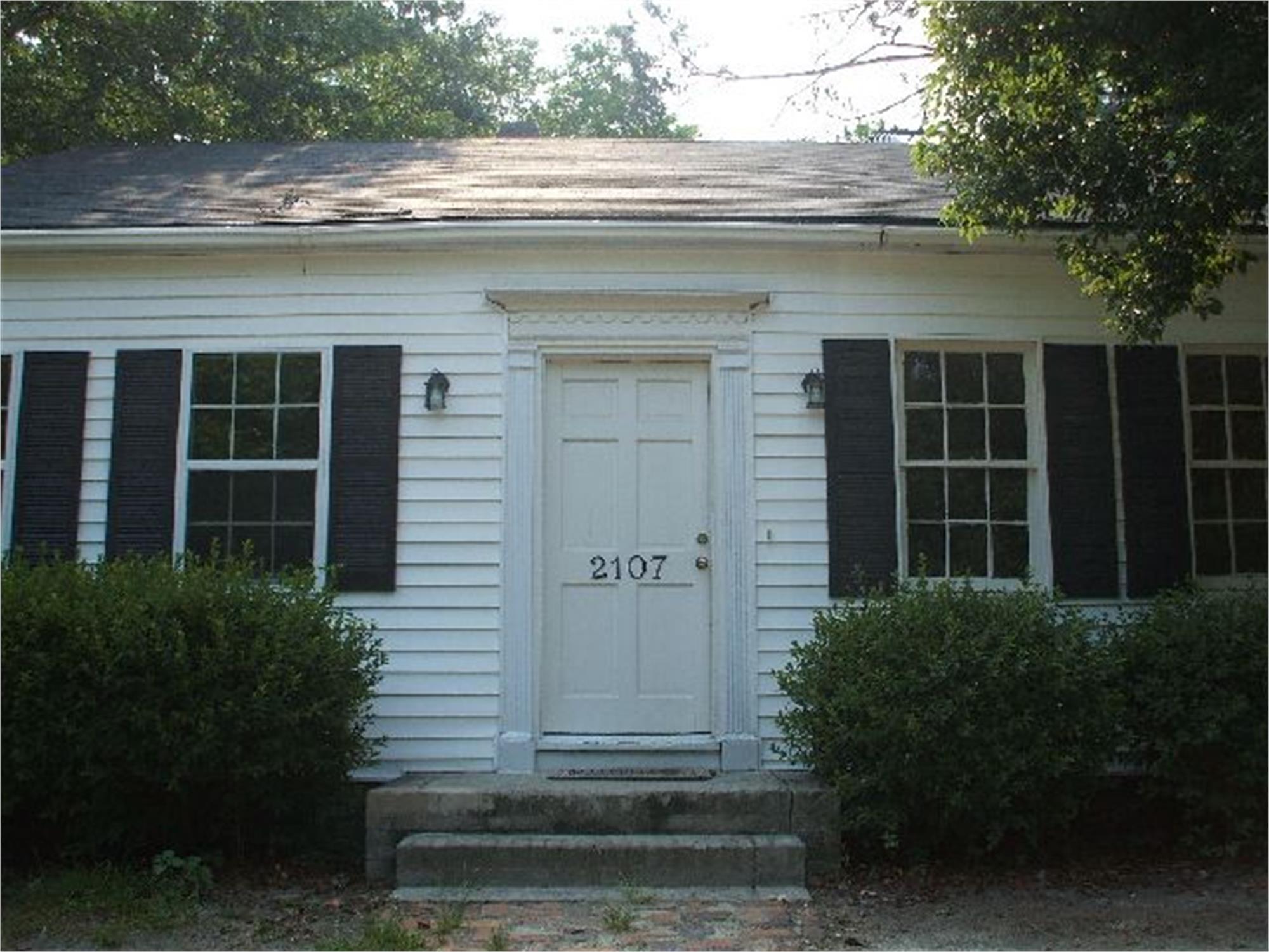 2107 N Oak St, Valdosta, GA 31602-2960