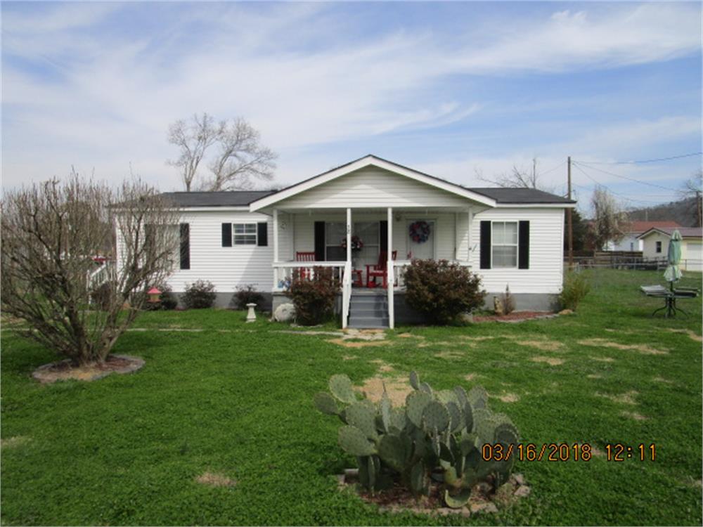 38 W Lee St, Kingston, GA 30145-2210