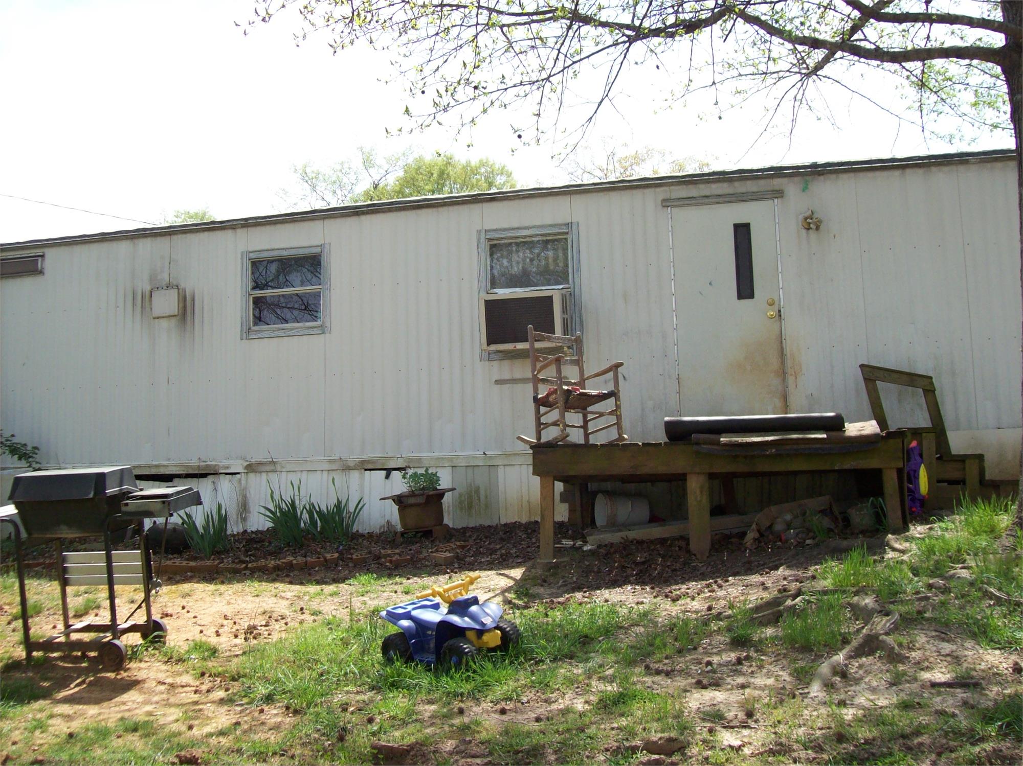 2074 Leonard Bridge Rd, Chatsworth, GA 30705-5653