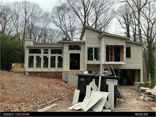 211 Marquis Ct Sw, Lilburn, GA 30047-6427