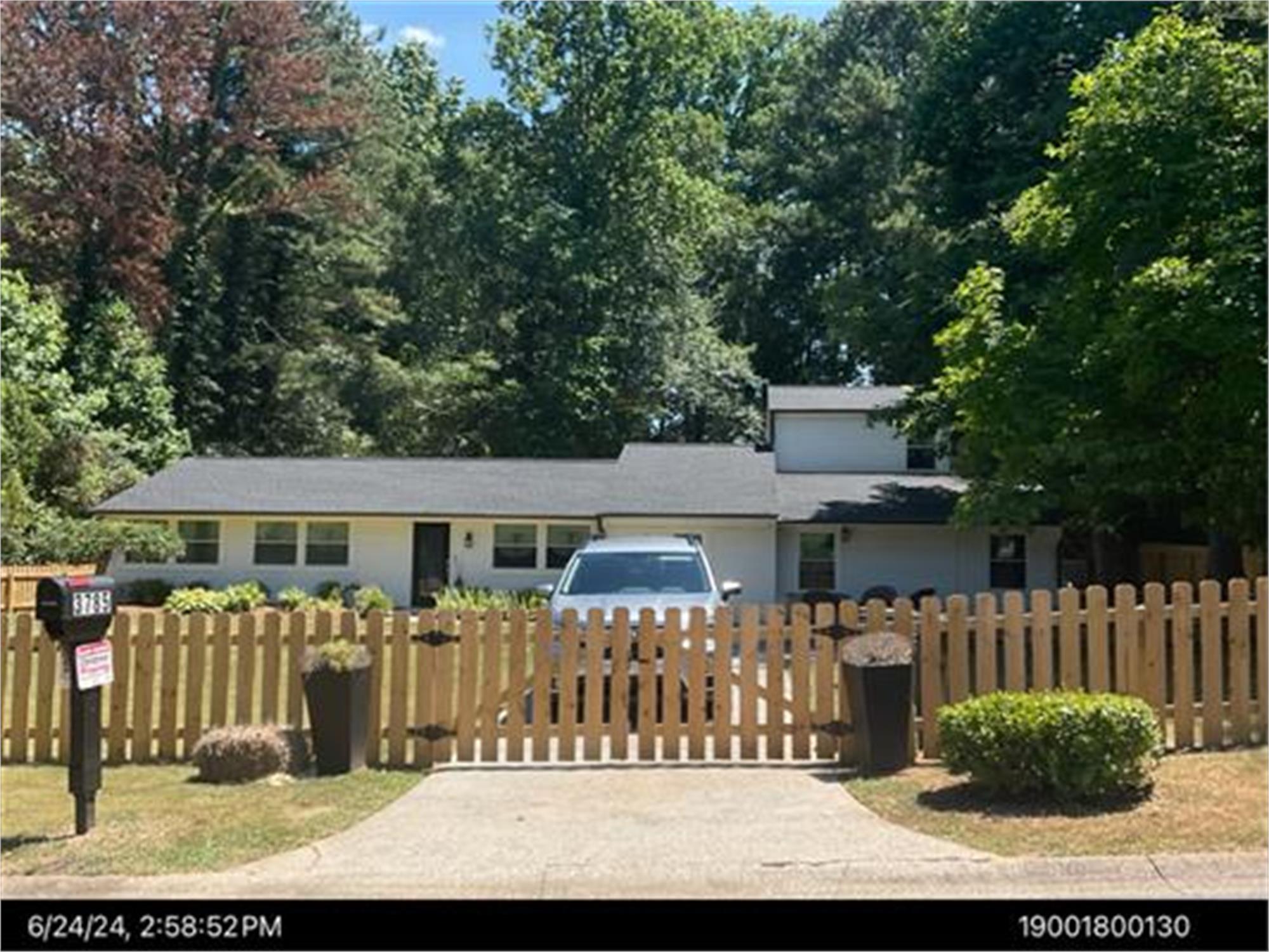 3785 Somerset Dr Sw, Marietta, GA 30064-1635