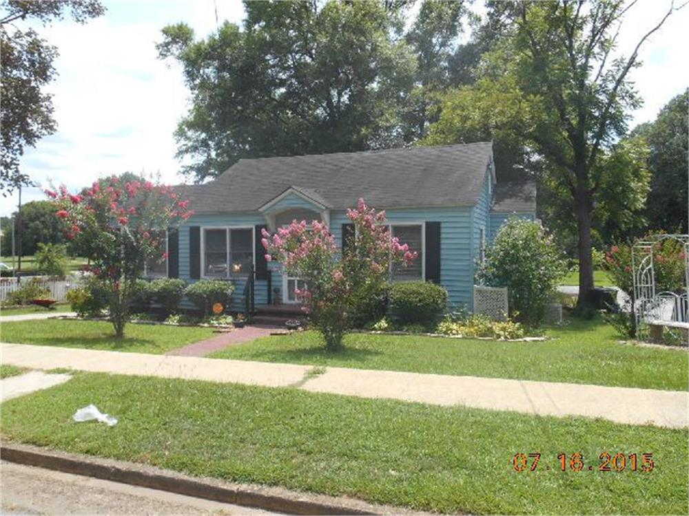 209 Adamson Ave, Carrollton, GA 30117-3403
