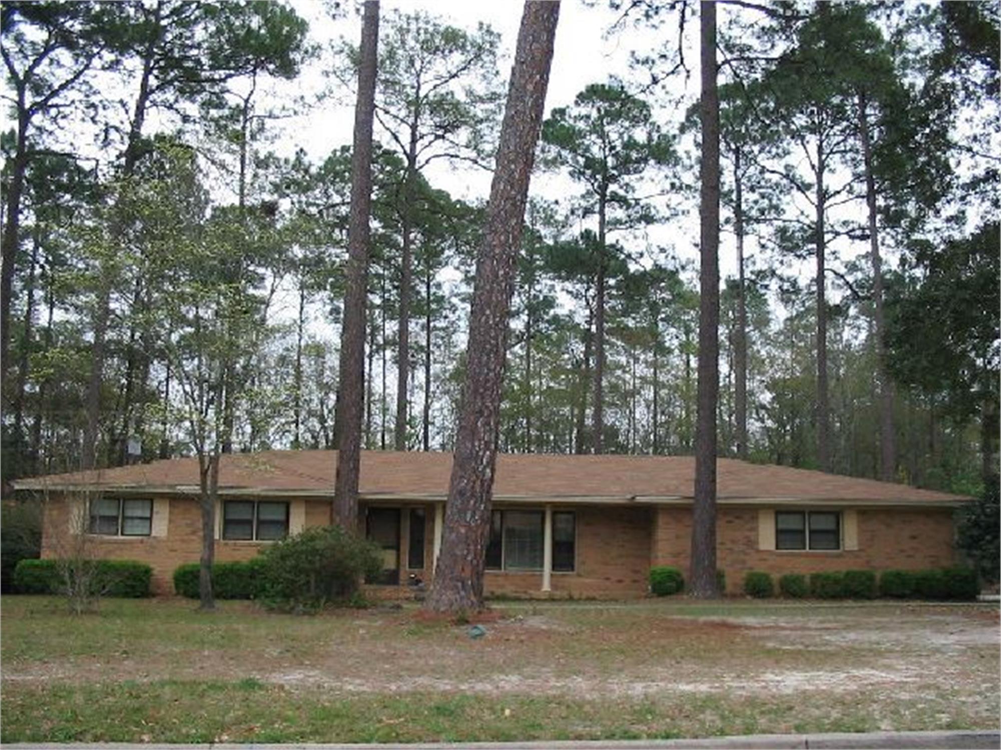 917 Clayton Dr, Valdosta, GA 31602-2082