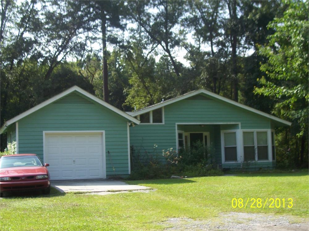 111 Gill Rd, Richmond Hill, GA 31324-3136