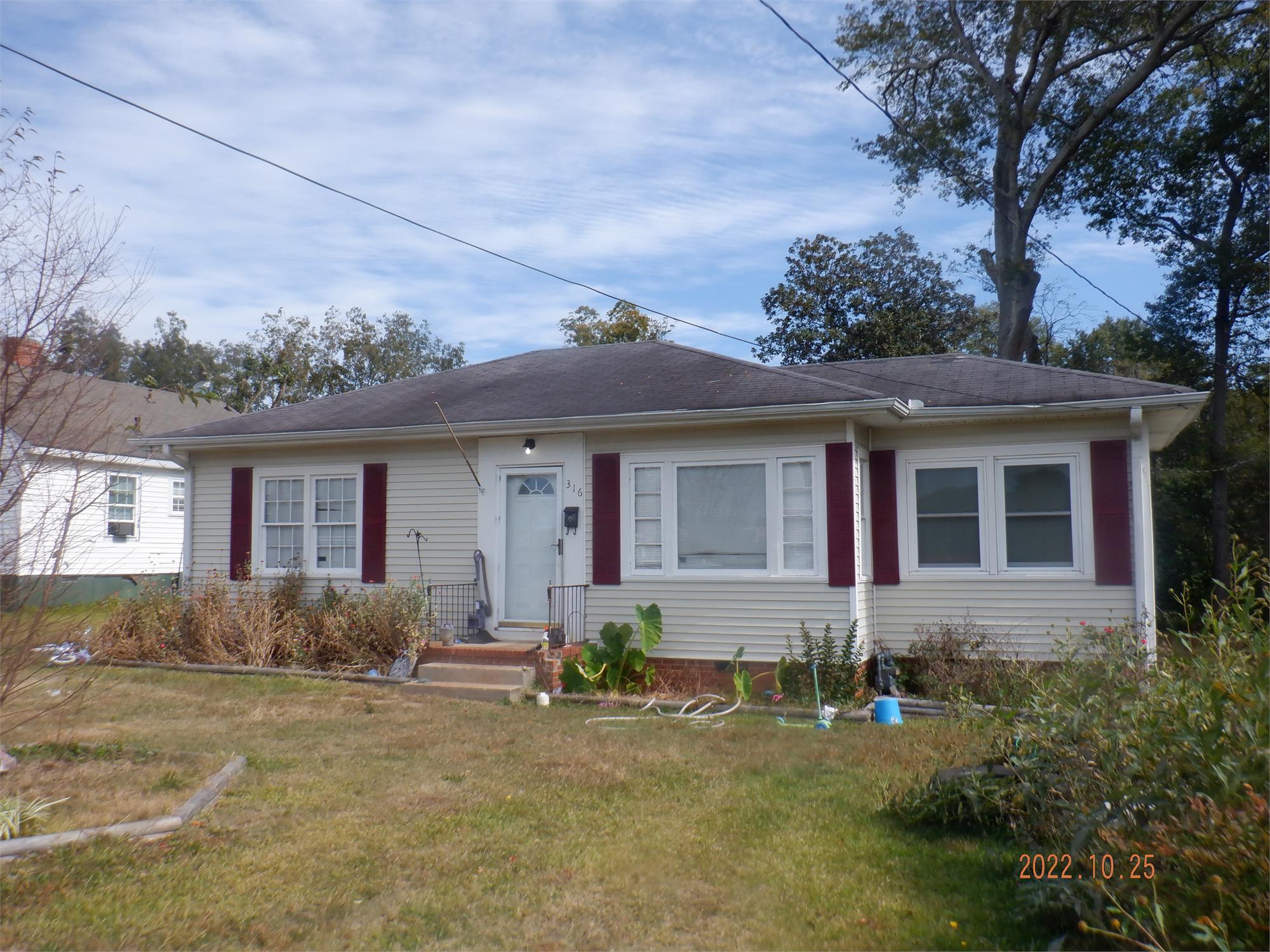 316 Lee St, Barnesville, GA 30204-1627