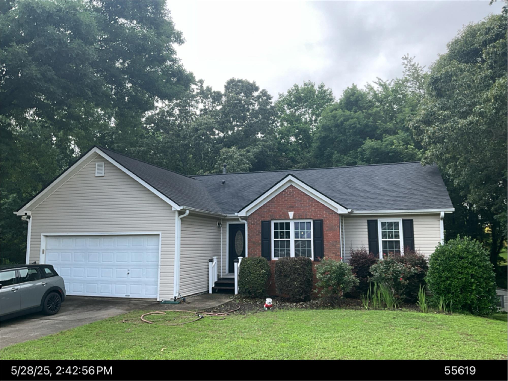 4604 Fox Forrest Dr, Flowery Branch, GA 30542-3490