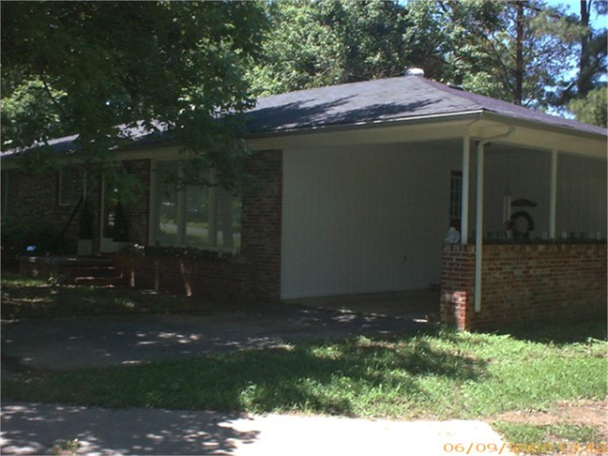 43 2nd Ave E, Chatsworth, GA 30705-6554