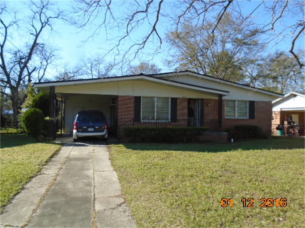 613 2nd St Nw, Moultrie, GA 31768-3327