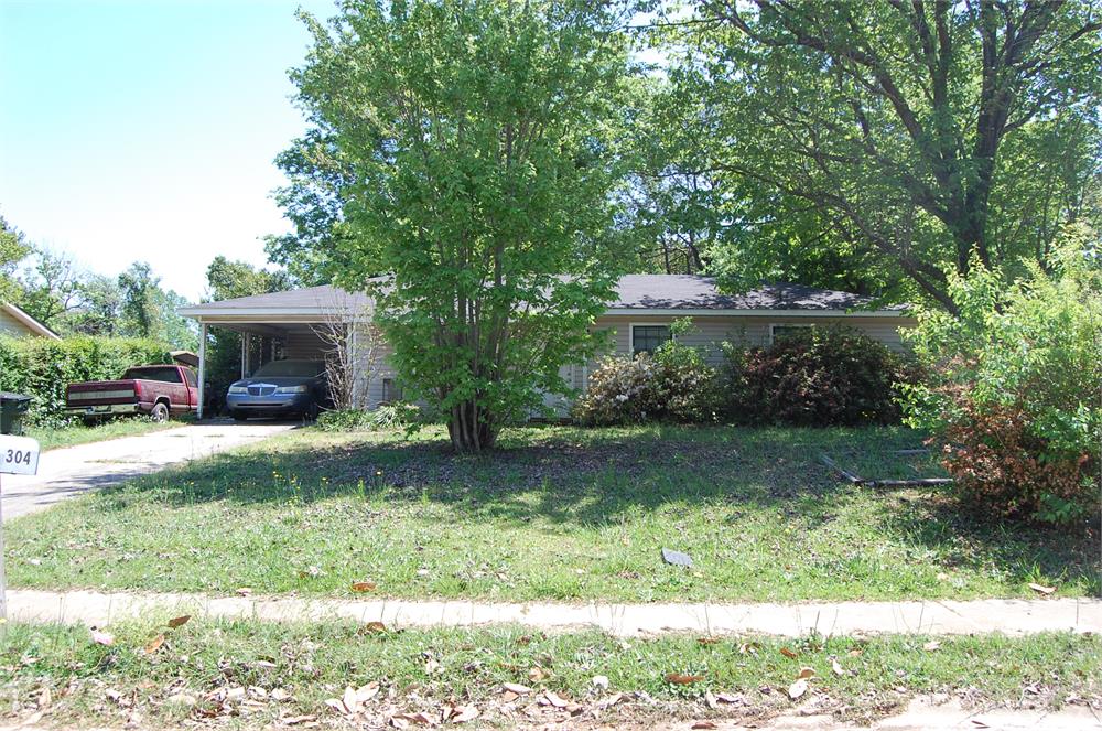 304 Wisconsin Ave, Warner Robins, GA 31093-2308
