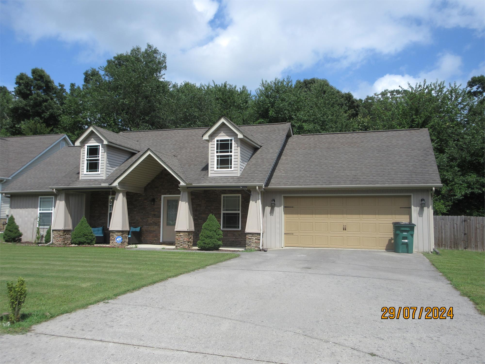 404 Southern Dr, Ringgold, GA 30736-3099