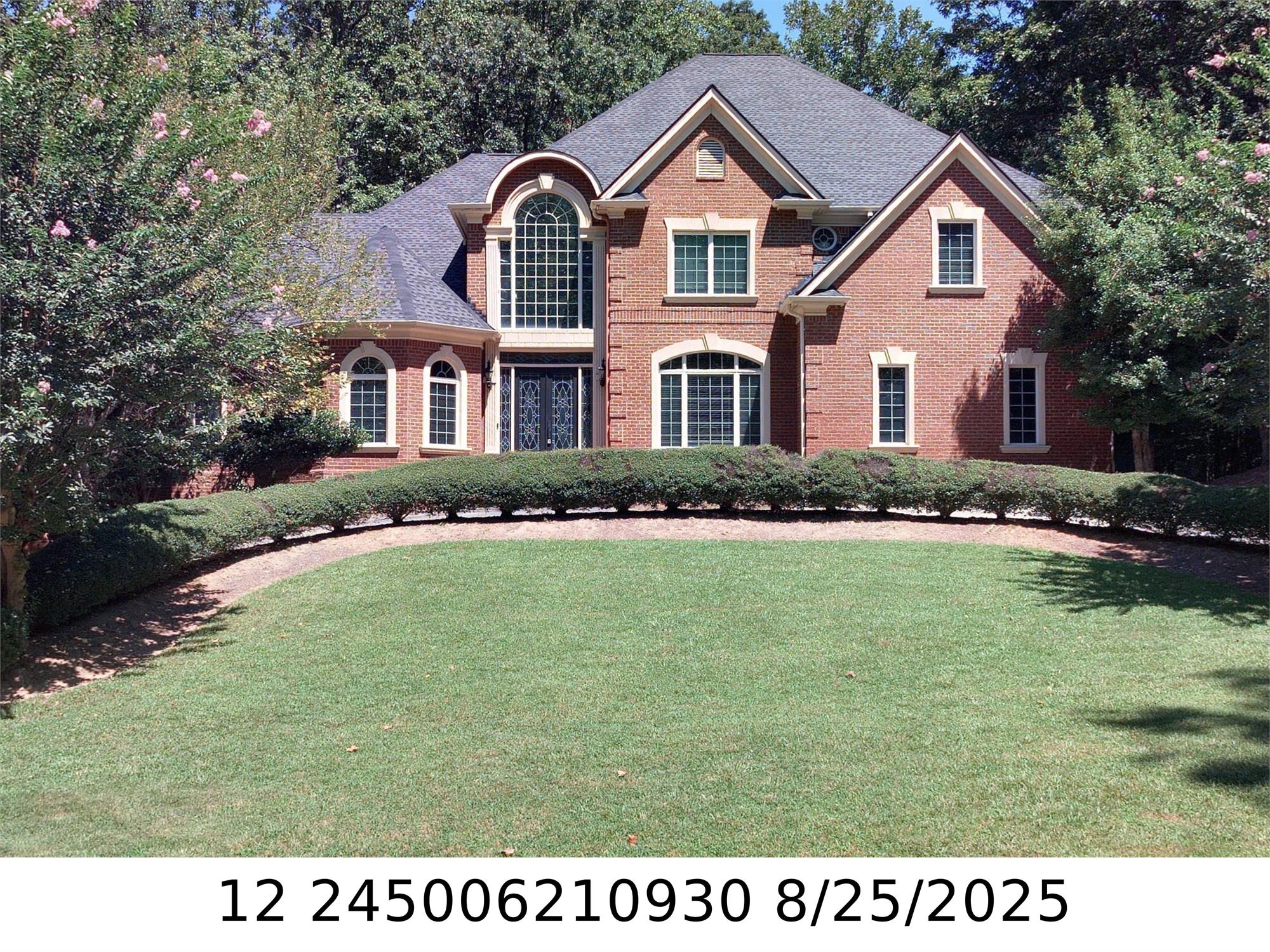 1670 Riverside Rd, Roswell, GA 30076-5135
