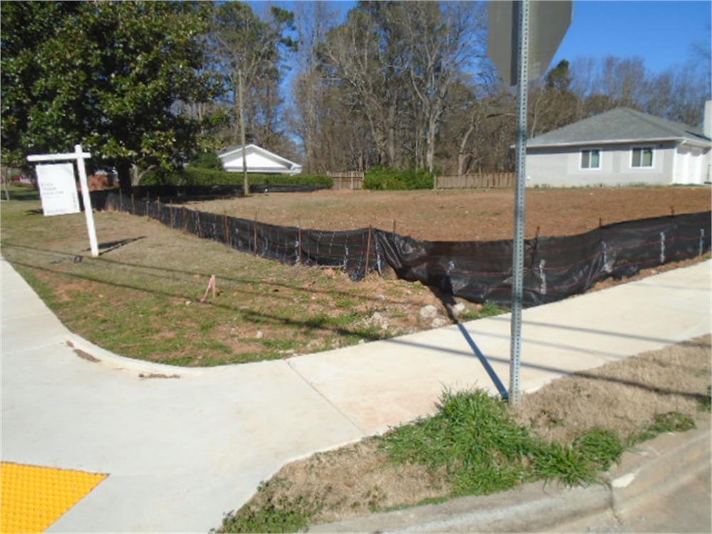 568 N Thomas Ln Se, Smyrna, GA 30082-3369