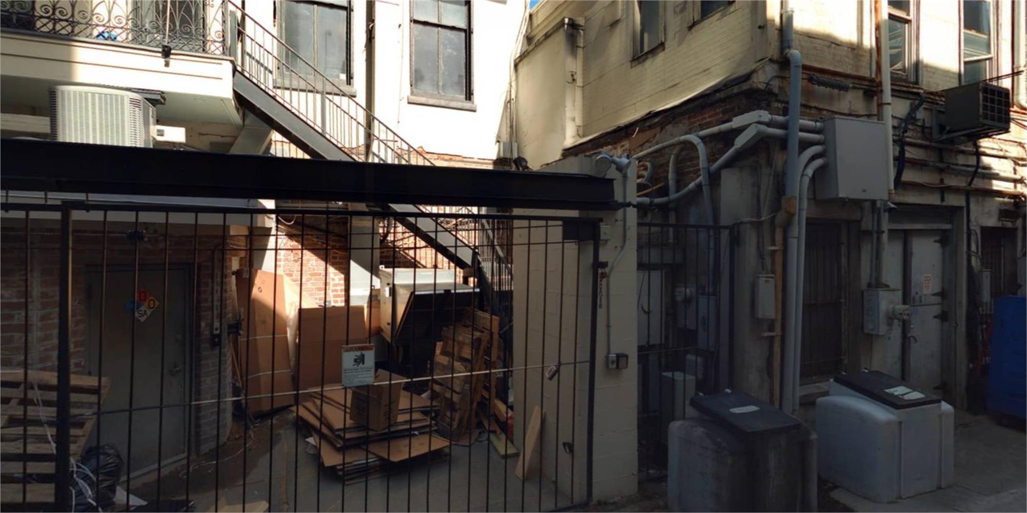 15 E Bay St, Savannah, GA 31401-1224