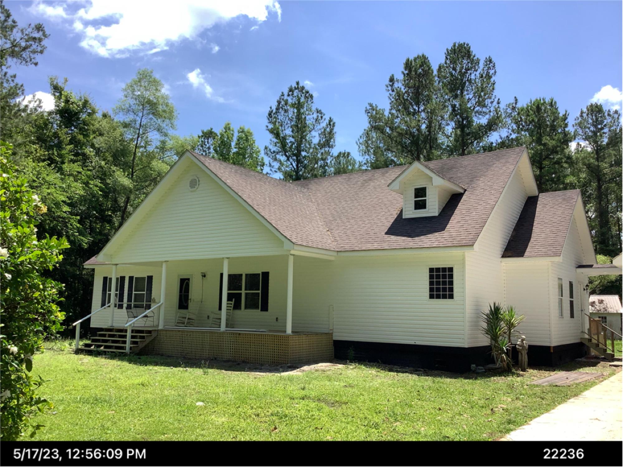 389 Magnolia Dr, Waverly, GA 31565-2176