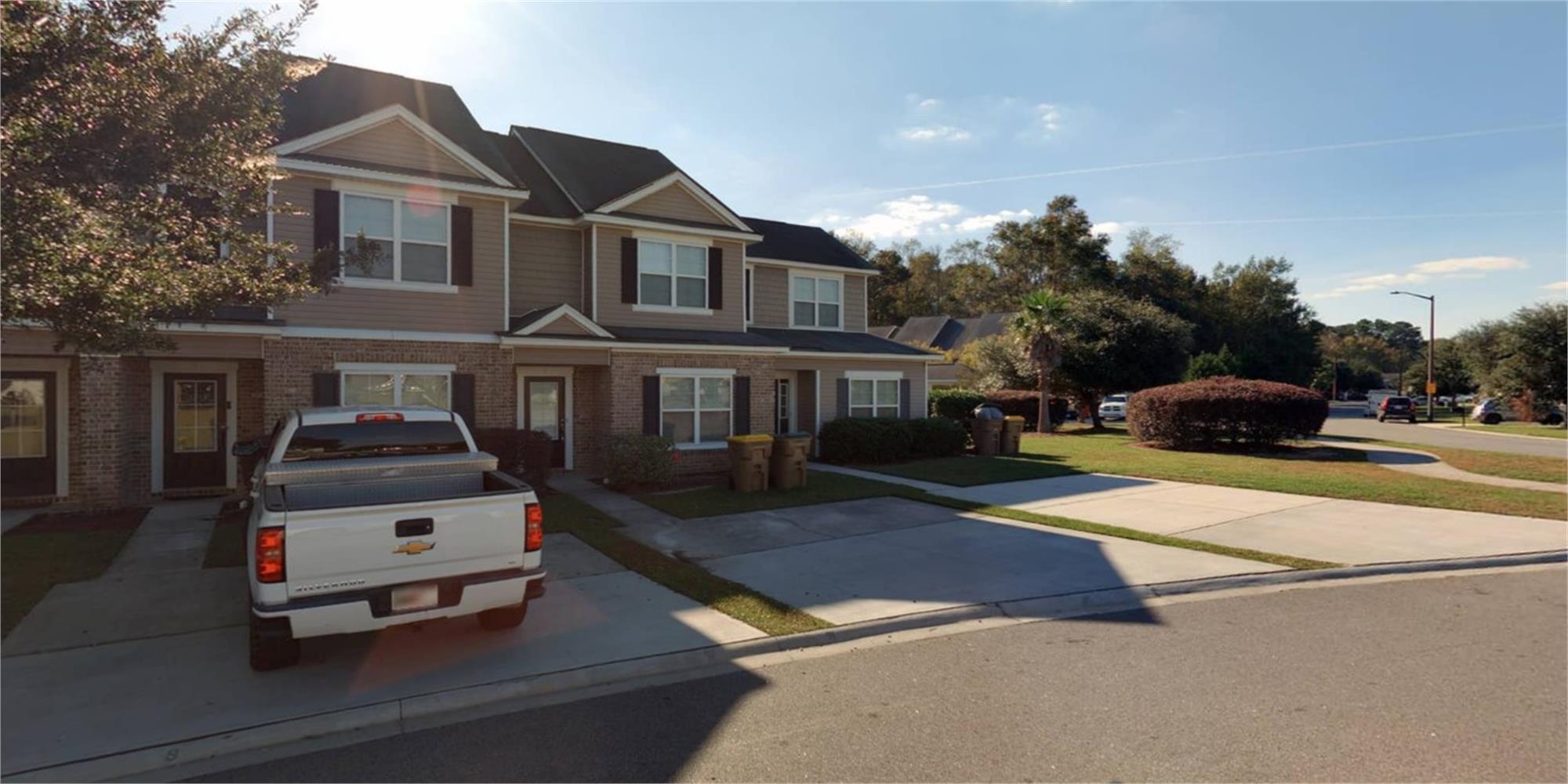 1 Red Robin Ct, Port Wentworth, GA 31407-3636
